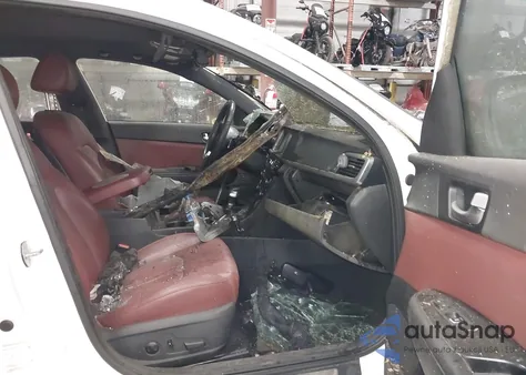 2016 Kia Optima Sx Turbo z USA, uszkodzony, nr VIN 5XXGW4L24GG002425